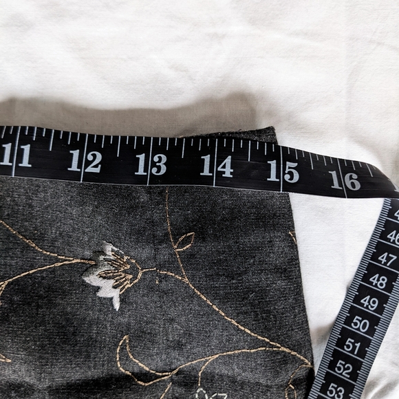 Ann Taylor LOFT charcoal embroidered pencil skirt, size 6 - Picture 5 of 8